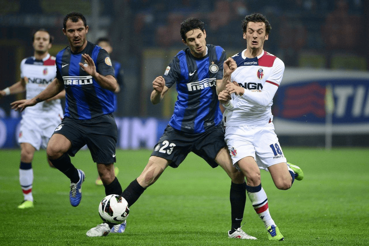 星空体育官网关于里程碑夜！比利亚雷亚尔防线松动，中超转会期刷纪录，赛场秩序良好，赛程密集仍需轮换的信息